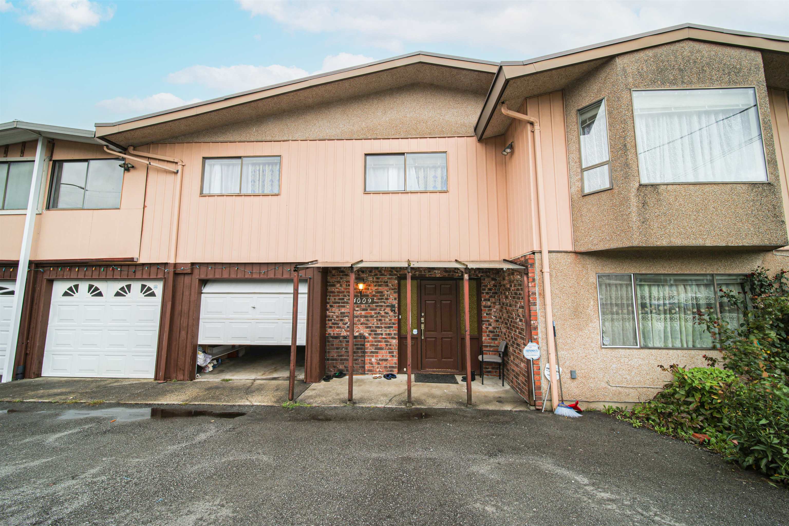 4009 PRICE STREET photo 1