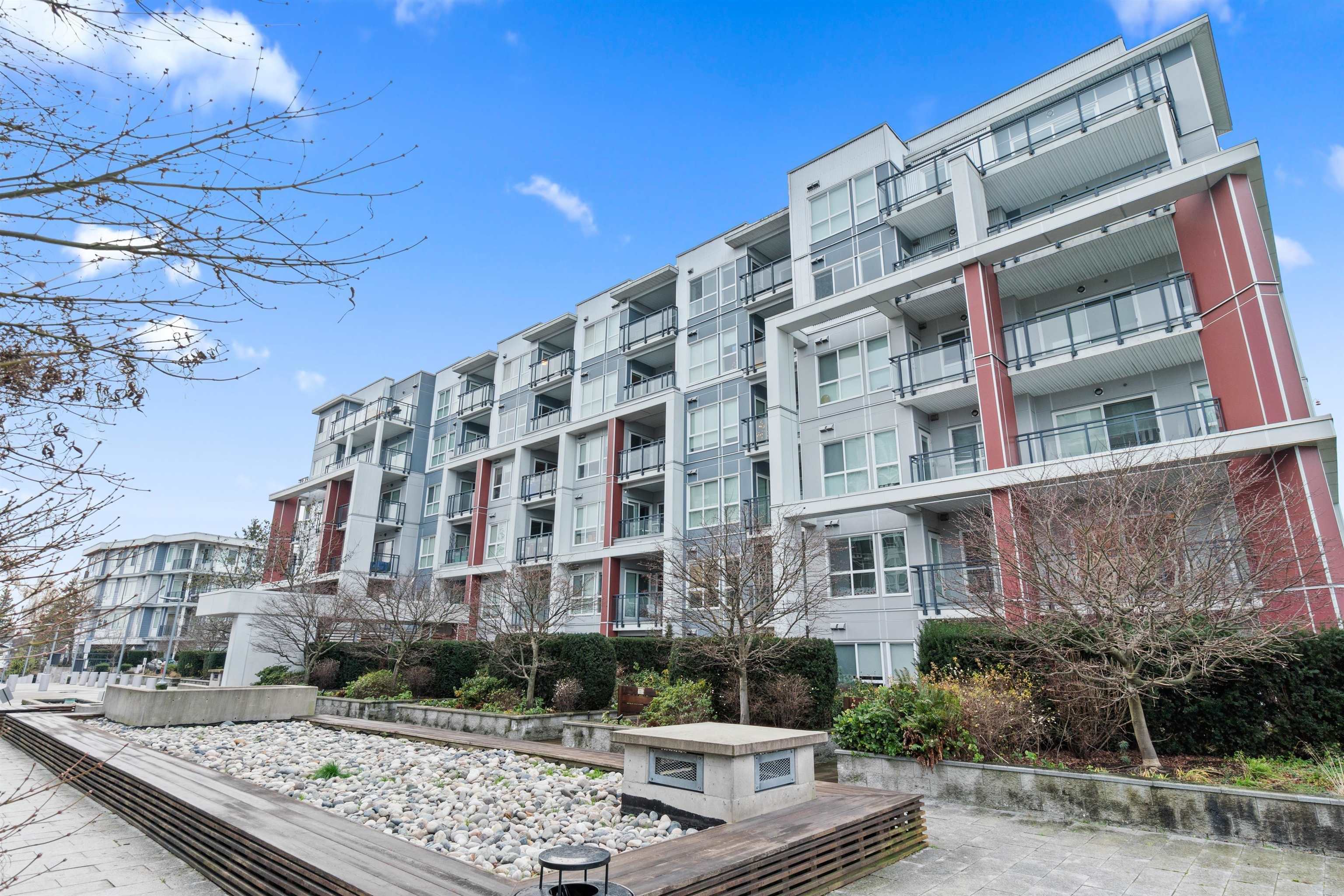 607 10033 RIVER DRIVE photo 1