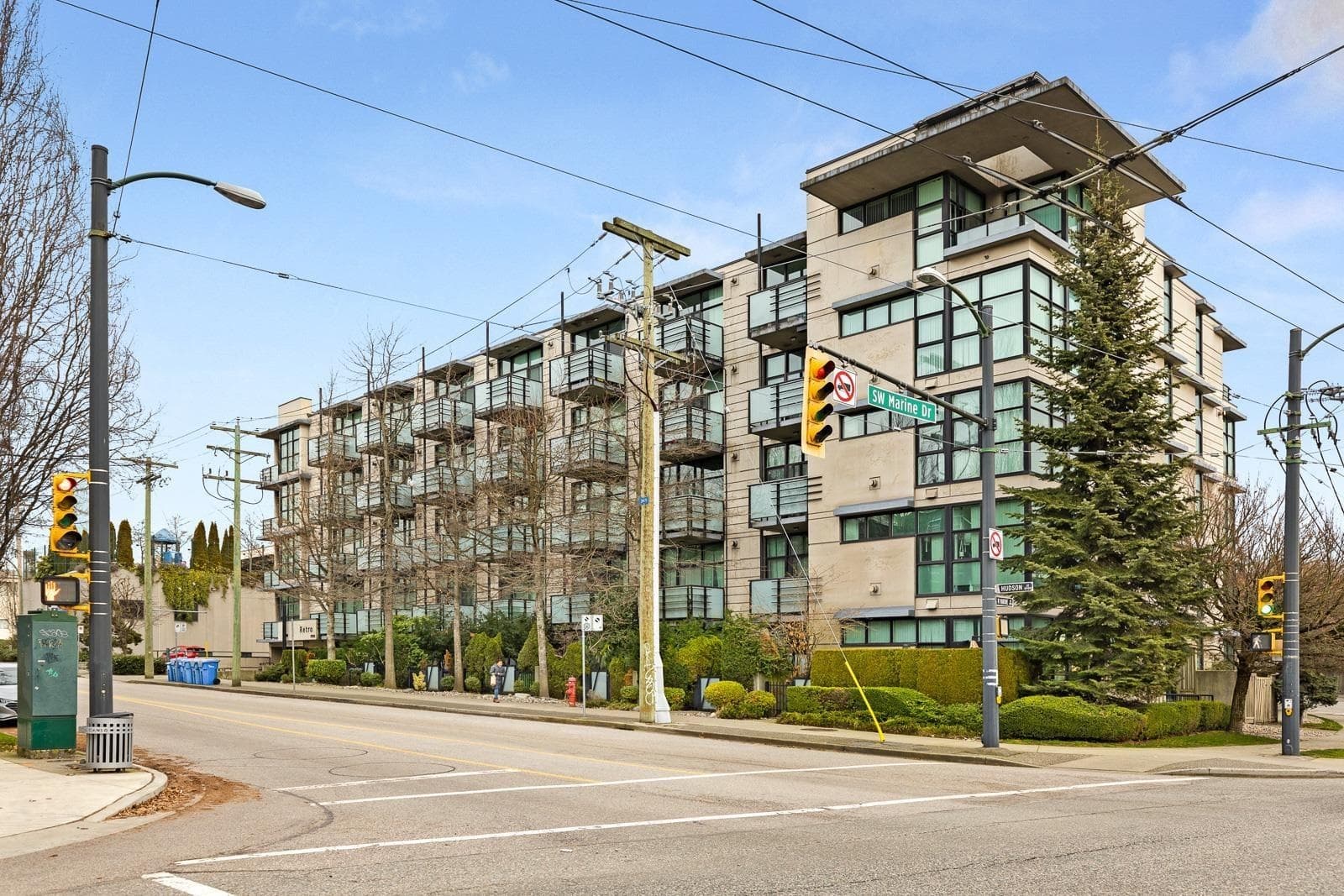 403 8988 HUDSON STREET photo 1