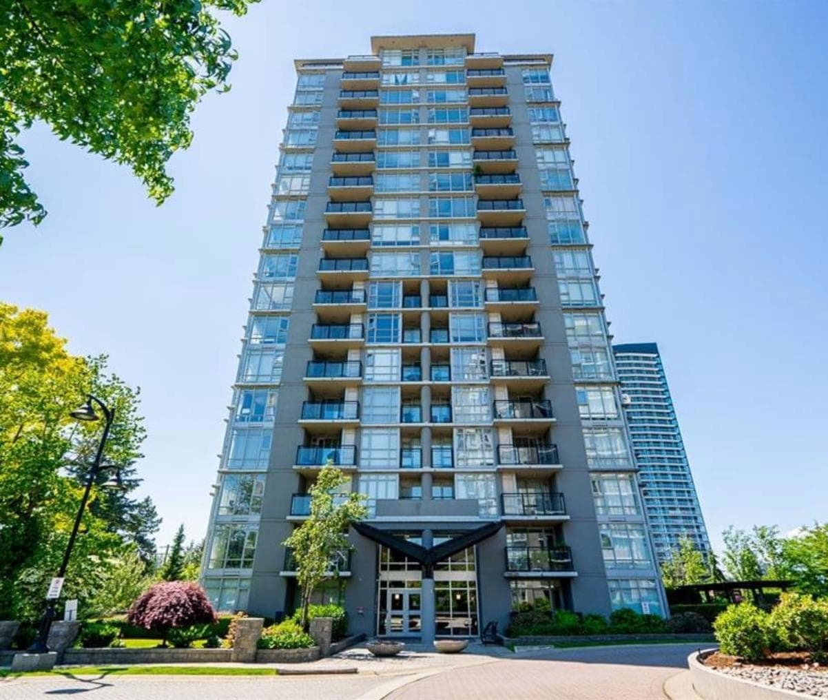 205 555 Delestre Avenue photo 1