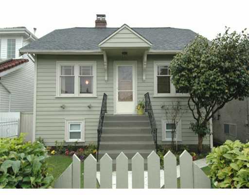 5083 NANAIMO ST photo 1